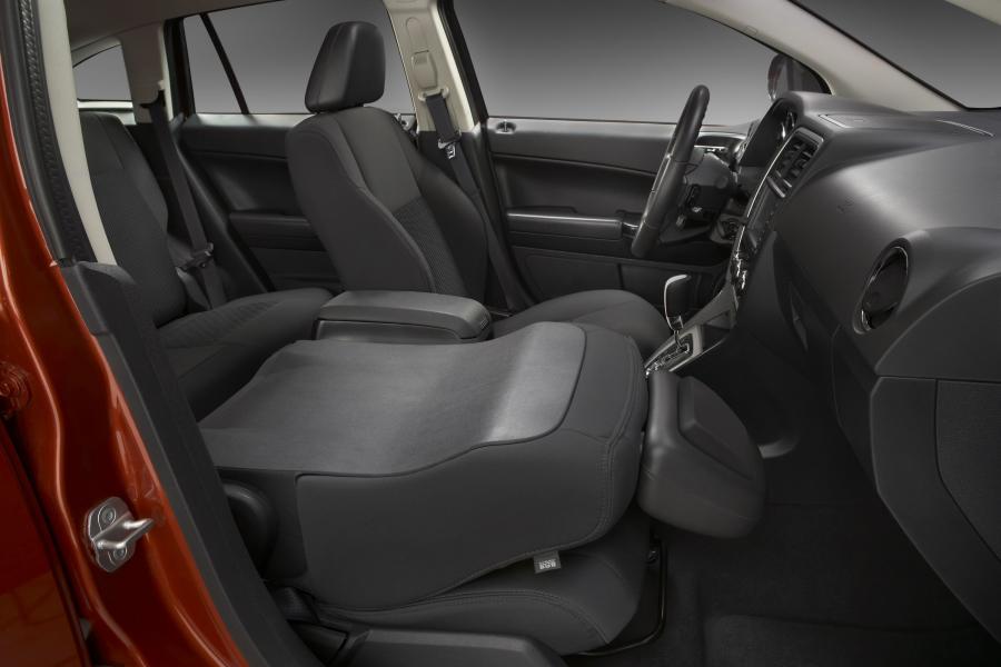  Dodge Caliber SXT 2009 года  (фото 29 из 47)